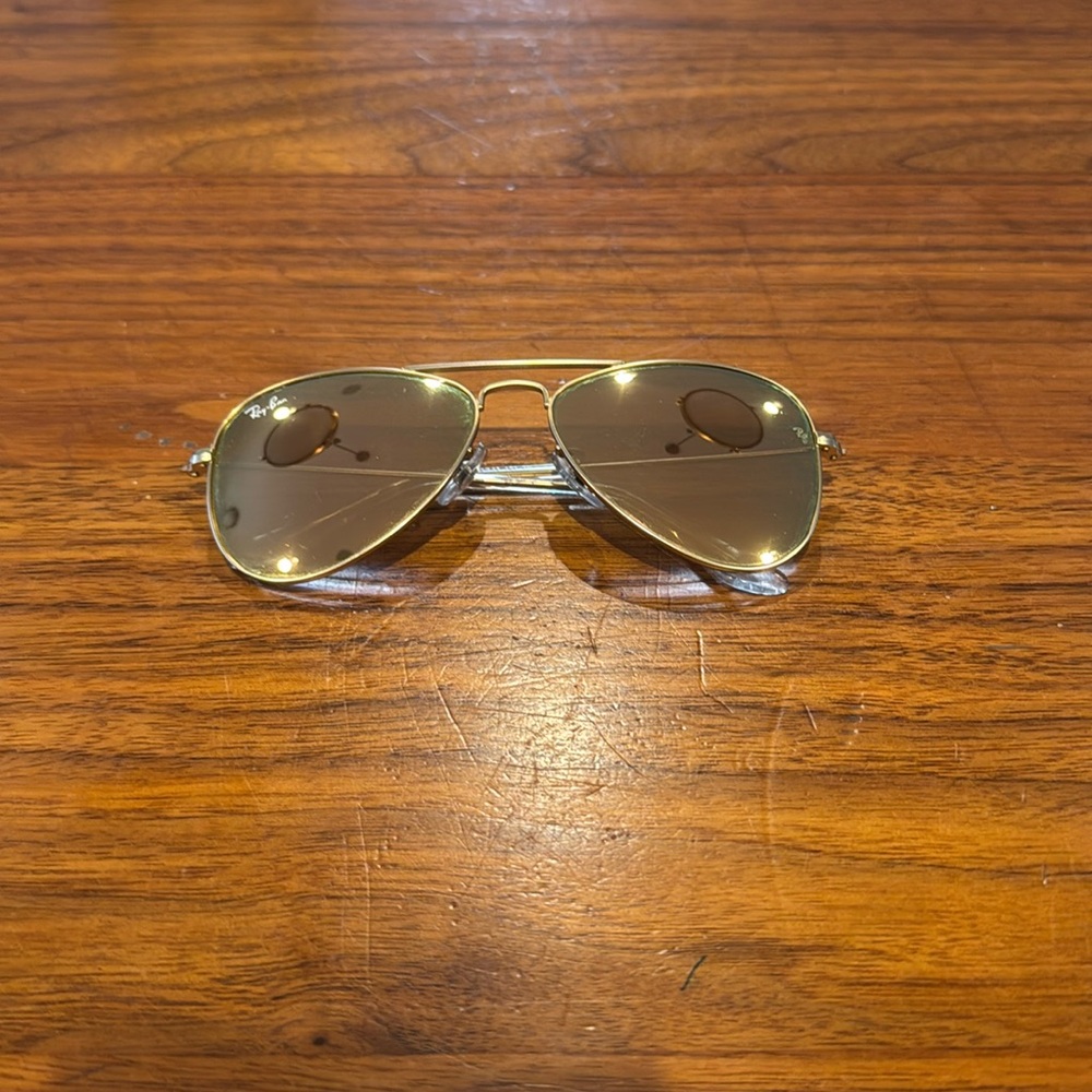 Youth Gold Ray-Ban sunglasses